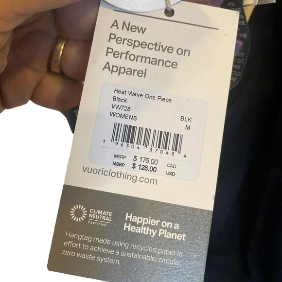 NWT Vuori heat wave one piece BLACK Size: M - Picture 5 of 5